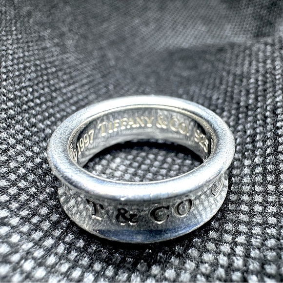 Tiffany & Co. Concave Ring Sterling Silver Size 5.5 W/ Tiffany Bag Vintage 1997 - Picture 5 of 9
